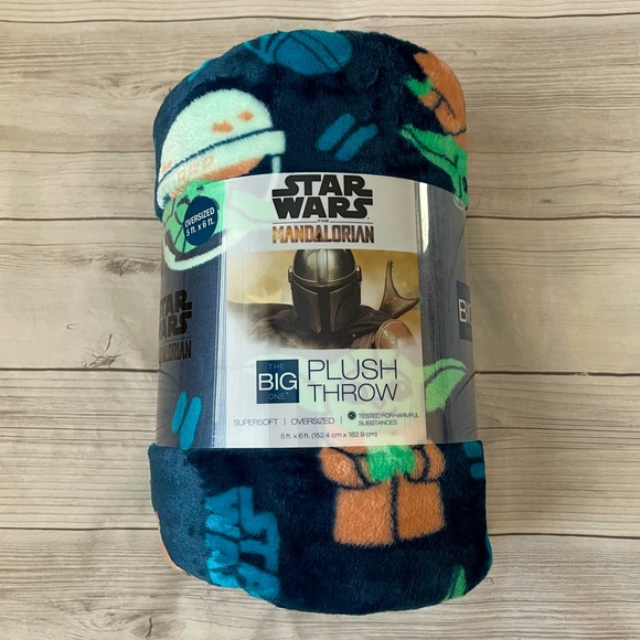 NEW! Star Wars Mandalorian Super Soft Plush Throw - Picture 1 of 3